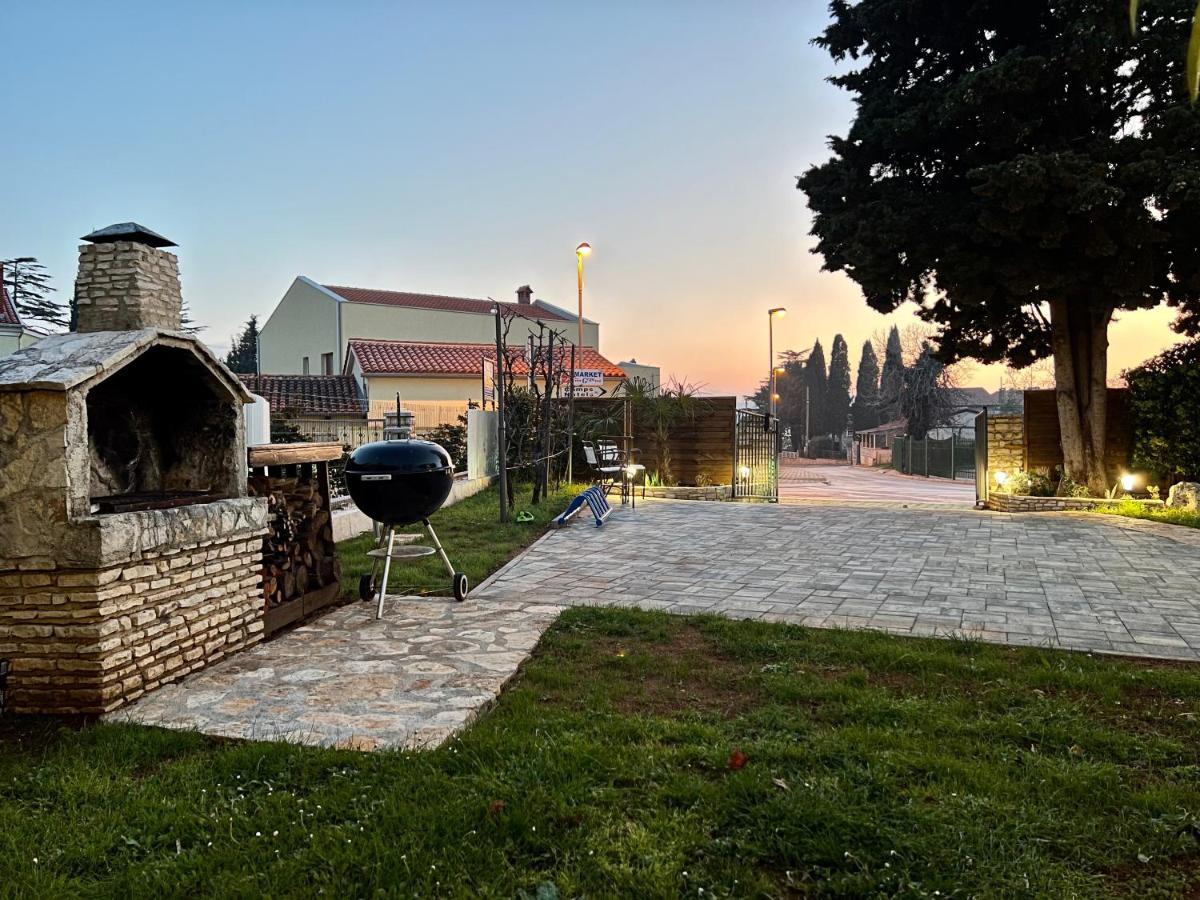 Holiday House "Laurus Garden" With Private Parking Medulin Dış mekan fotoğraf