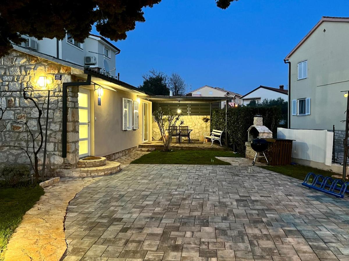 Holiday House "Laurus Garden" With Private Parking Medulin Dış mekan fotoğraf