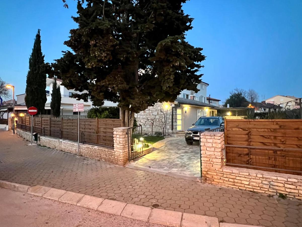 Holiday House "Laurus Garden" With Private Parking Medulin Dış mekan fotoğraf