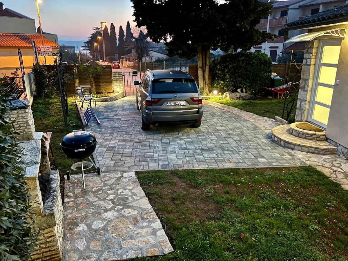 Holiday House "Laurus Garden" With Private Parking Medulin Dış mekan fotoğraf