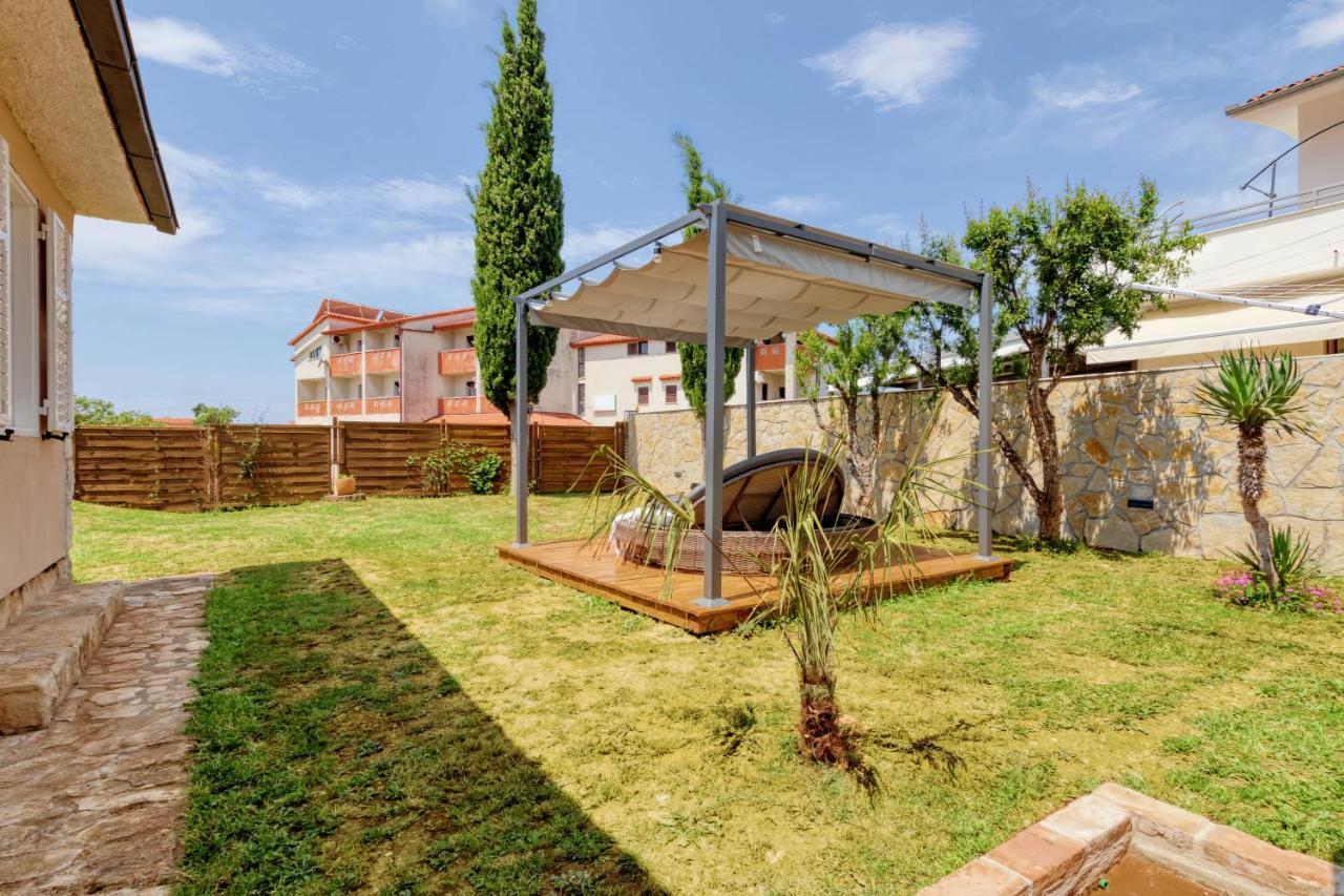 Holiday House "Laurus Garden" With Private Parking Medulin Dış mekan fotoğraf