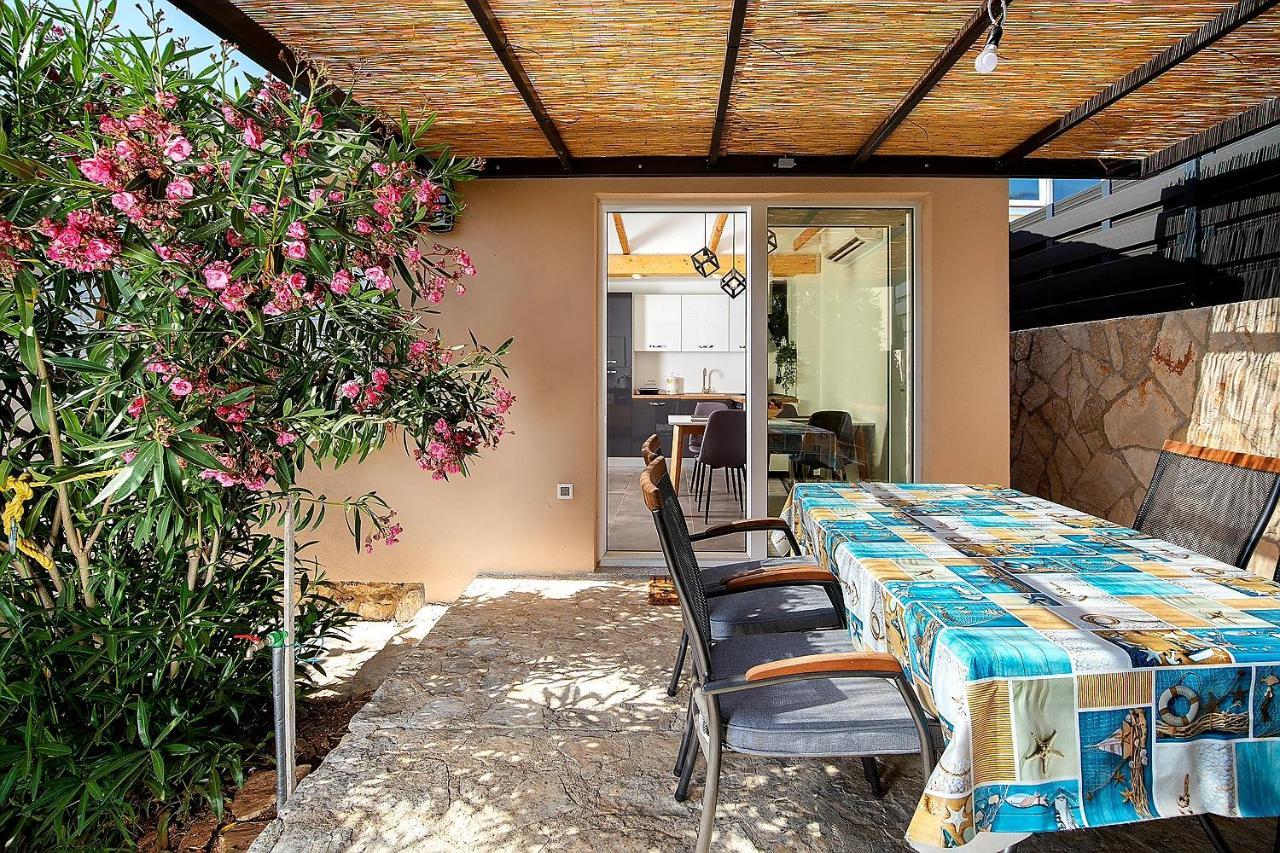 Holiday House "Laurus Garden" With Private Parking Medulin Dış mekan fotoğraf